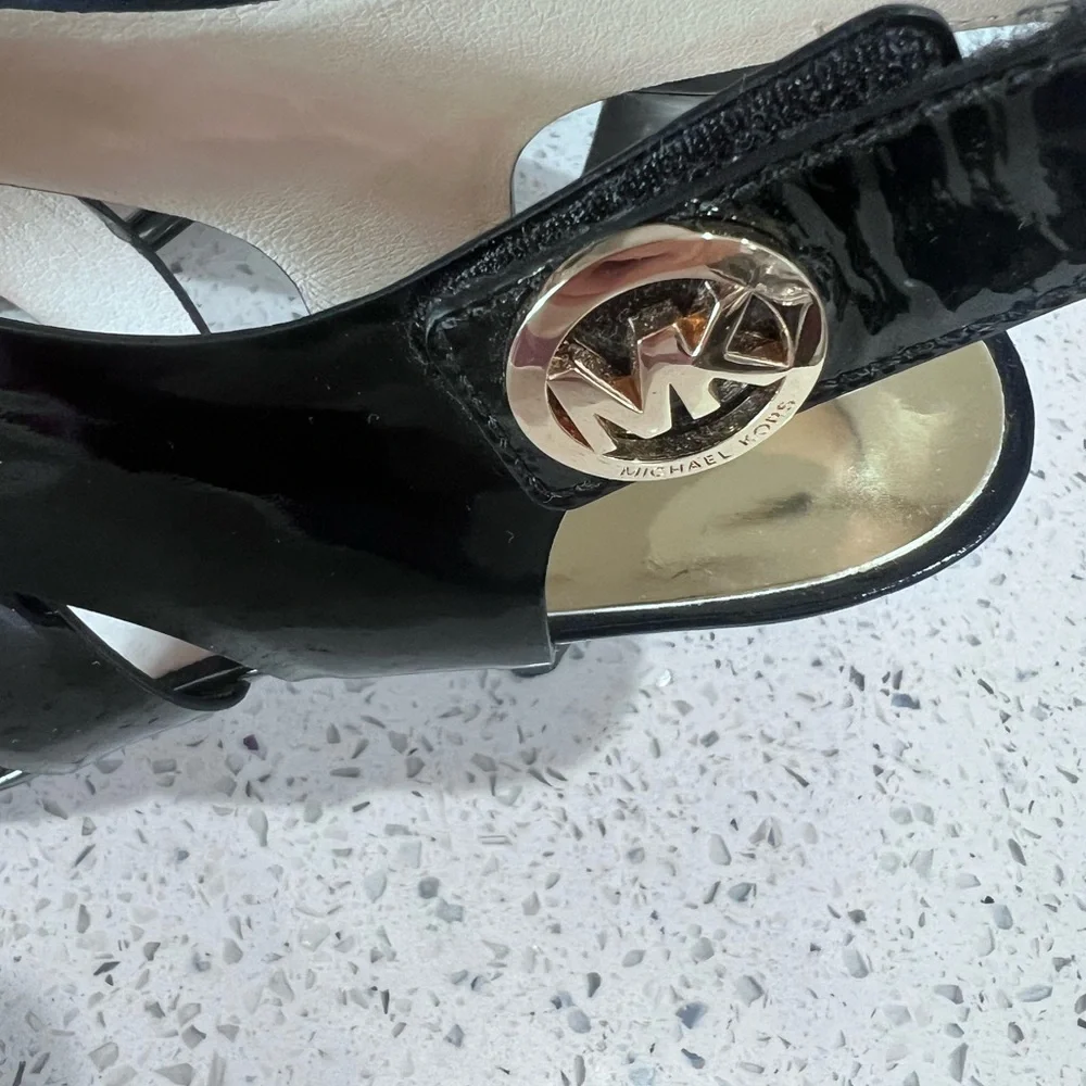 Michael Kors Glossy Black Heels Womens Size 7 VGUC - Picture 4 of 10